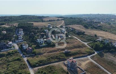KARABURUN'DA DENİZ MANZARALI SATILIK ARSA