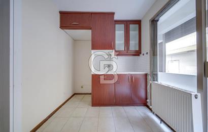 TEOKTAN | GÜL SOKAKTA OTOPARKLI 3+1 142 M² NET ARA KAT DAİRE