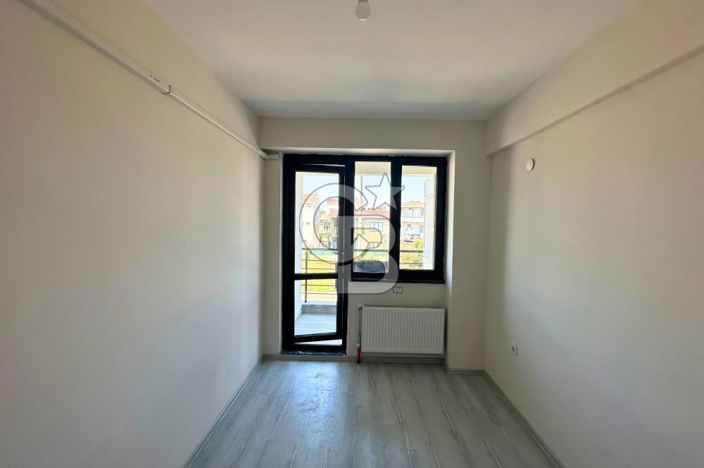 Çanakkale Lapseki Pazar Yeni Yanı Cadde Cephe Sıfır 1+1 Daire