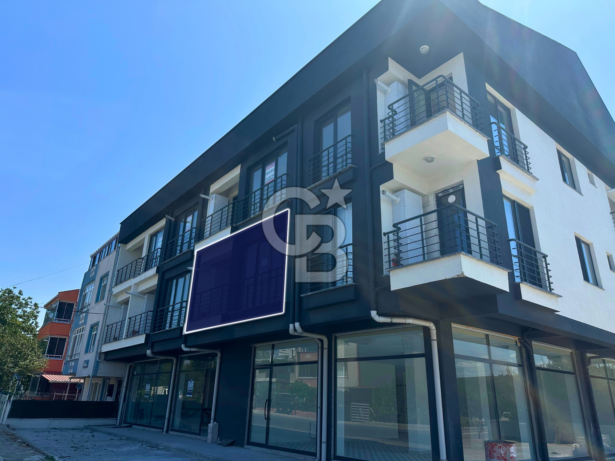 Çanakkale Lapseki Pazar Yeni Yanı Cadde Cephe Sıfır 1+1 Daire