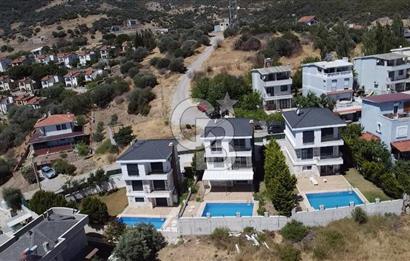 DENİZ MANZARALI | ÖZEL HAVUZLU | 330 m² ARSA İÇERİSİNDE VİLLA