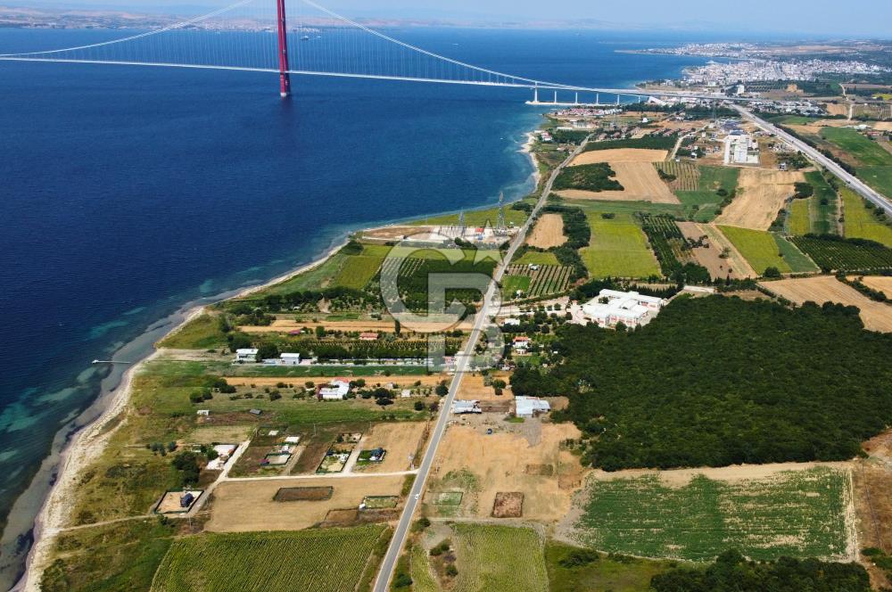 Çanakkale Lapseki Suluca'da Etrafı Orman Boğaz Manzaralı Arazi