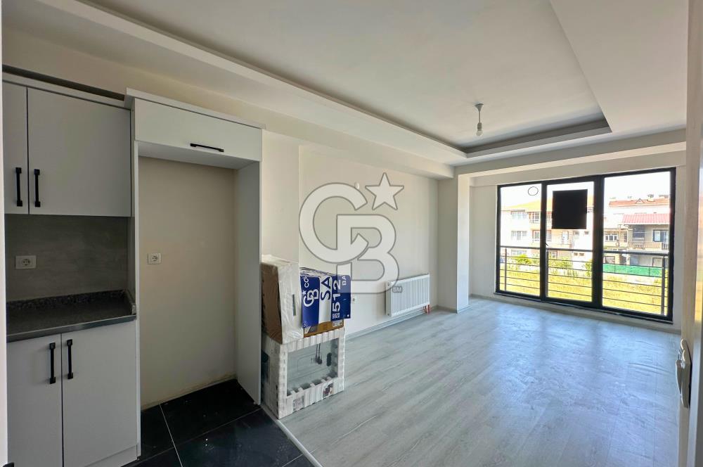 Çanakkale Lapseki Pazar Yeni Yanı Cadde Cephe Sıfır 1+1 Daire