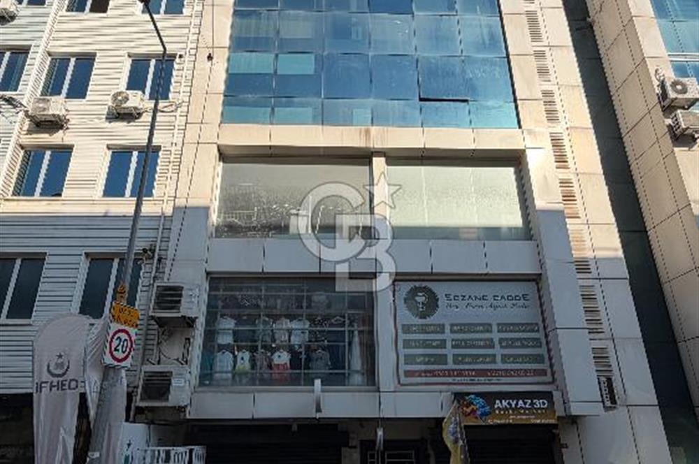 Çekmeköy Merkezde Çok Özel Dizayn 150 m2 Kiralık Eşyalı Ofis
