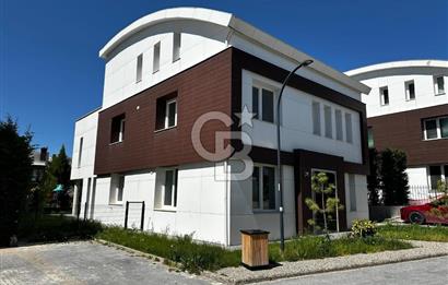 ALACAATLI KARDELENKÖY SİTESİNDE KİRALIK 6+2 LUX VILLA