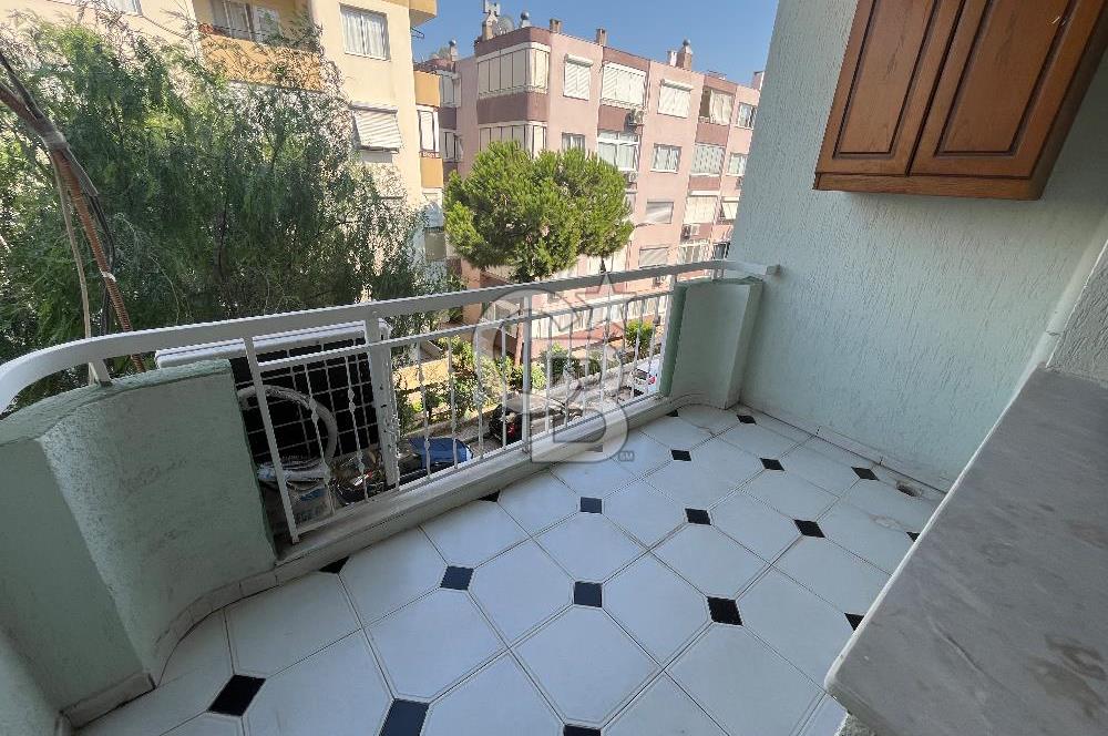 Karşıyaka Bahçelievler Mh. Kiralık Önü Açık Ferah 3+1 Daire