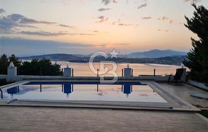 DENİZ MANZARALI | ÖZEL HAVUZLU | 330 m² ARSA İÇERİSİNDE VİLLA