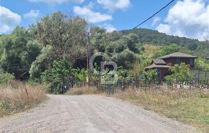 İÇİNDE RUHSATLI 56 M² EV OLAN 875 M² TARLA