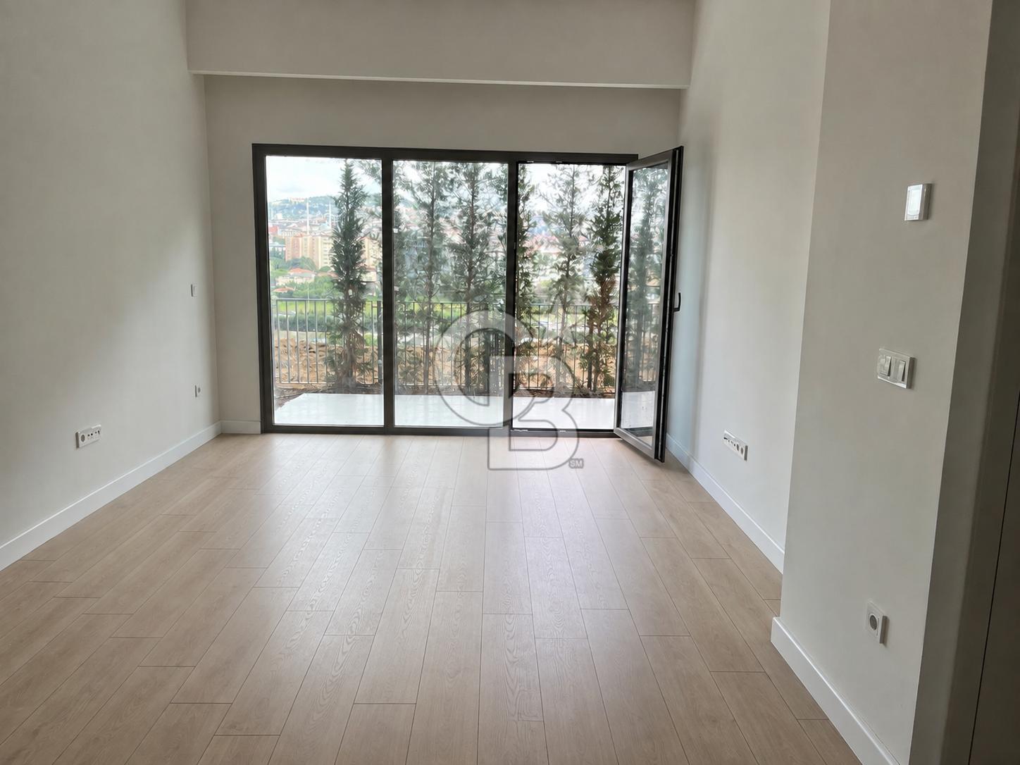 YENİ FİKİRTEPE'DE TERASLI ÇAMLICA MANZARALI 1+1 KİRALIK DAİRE
