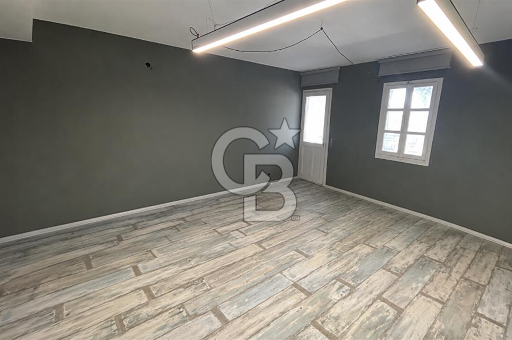 GAZİ BULVARINDA SATILIK 29 M² BALKONLU OFİS