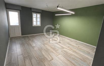 GAZİ BULVARINDA SATILIK 29 M² BALKONLU OFİS