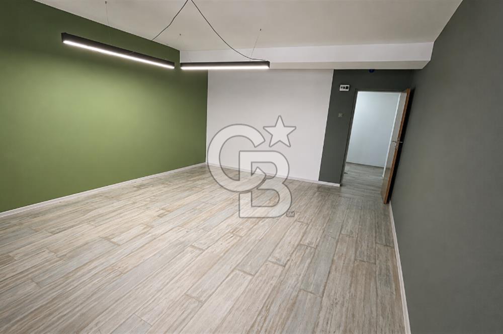 GAZİ BULVARINDA SATILIK 29 M² BALKONLU OFİS