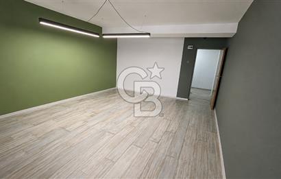 GAZİ BULVARINDA SATILIK 29 M² BALKONLU OFİS