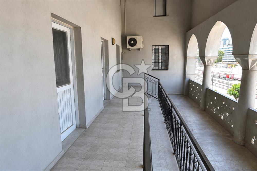 GAZİ BULVARINDA SATILIK 29 M² BALKONLU OFİS