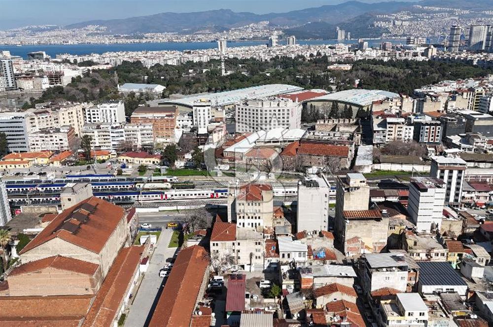 GAZİ BULVARINDA BALKONLU 32 M² SATILIK OFİS