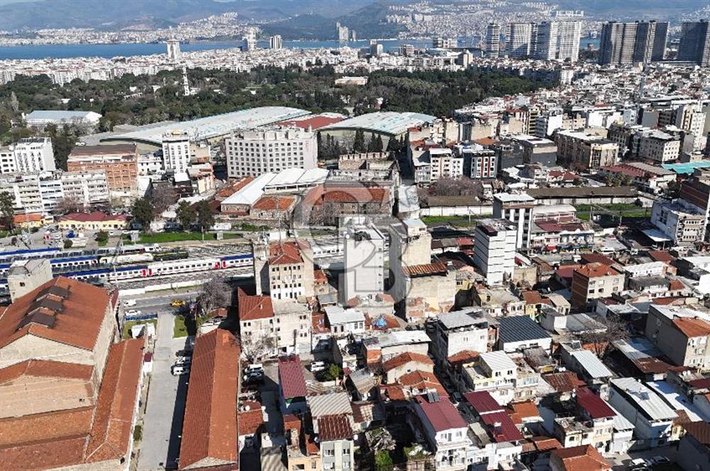 GAZİ BULVARINDA BALKONLU 20 M² SATILIK OFİS