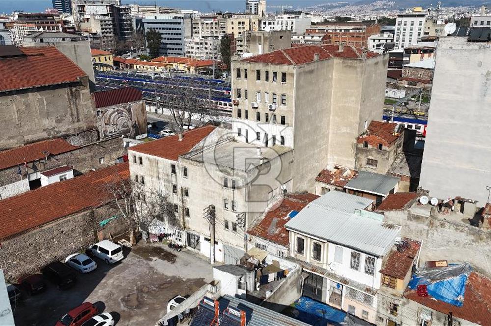 GAZİ BULVARINDA BALKONLU 32 M² SATILIK OFİS