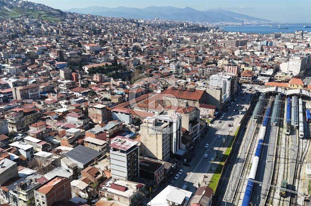 GAZİ BULVARINDA BALKONLU 32 M² SATILIK OFİS