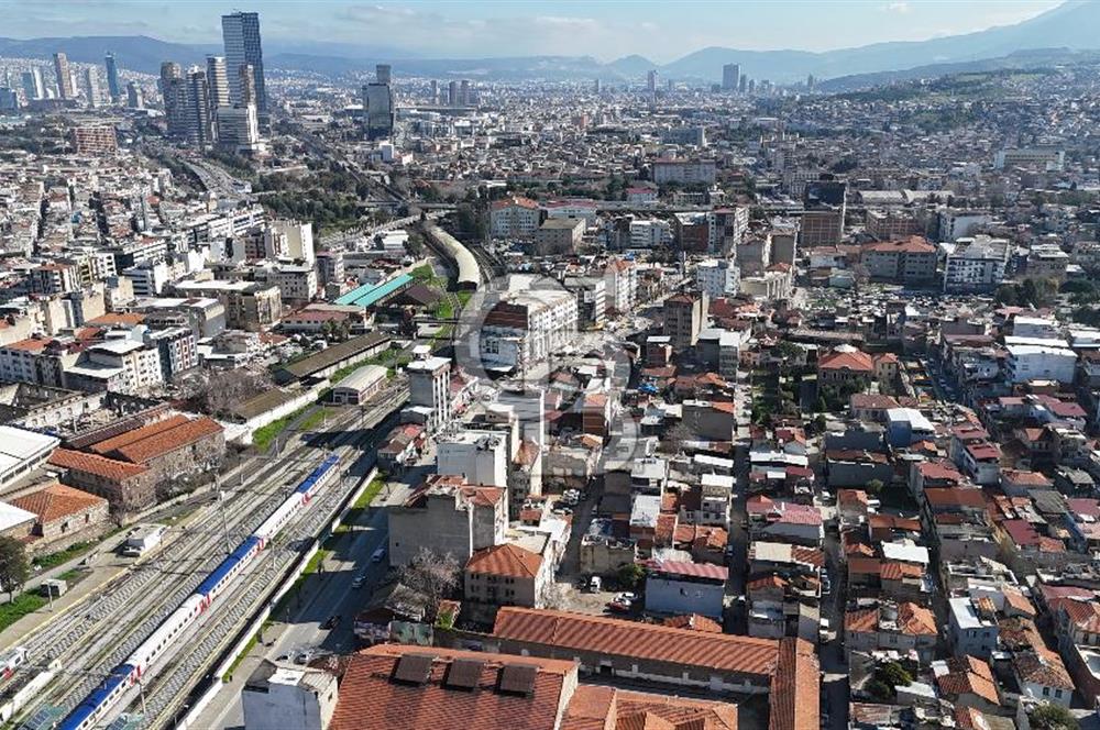 GAZİ BULVARINDA BALKONLU 24 M² SATILIK OFİS