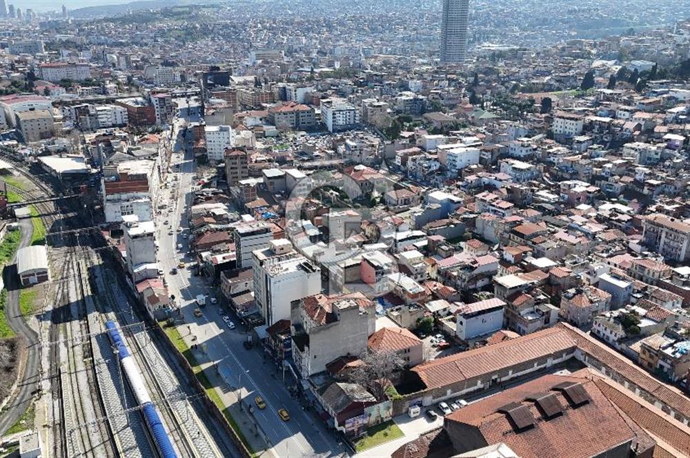 GAZİ BULVARINDA BALKONLU 24 M² SATILIK OFİS