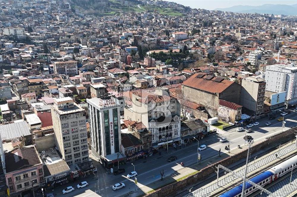 GAZİ BULVARINDA BALKONLU 28 M² KİRALIK OFİS