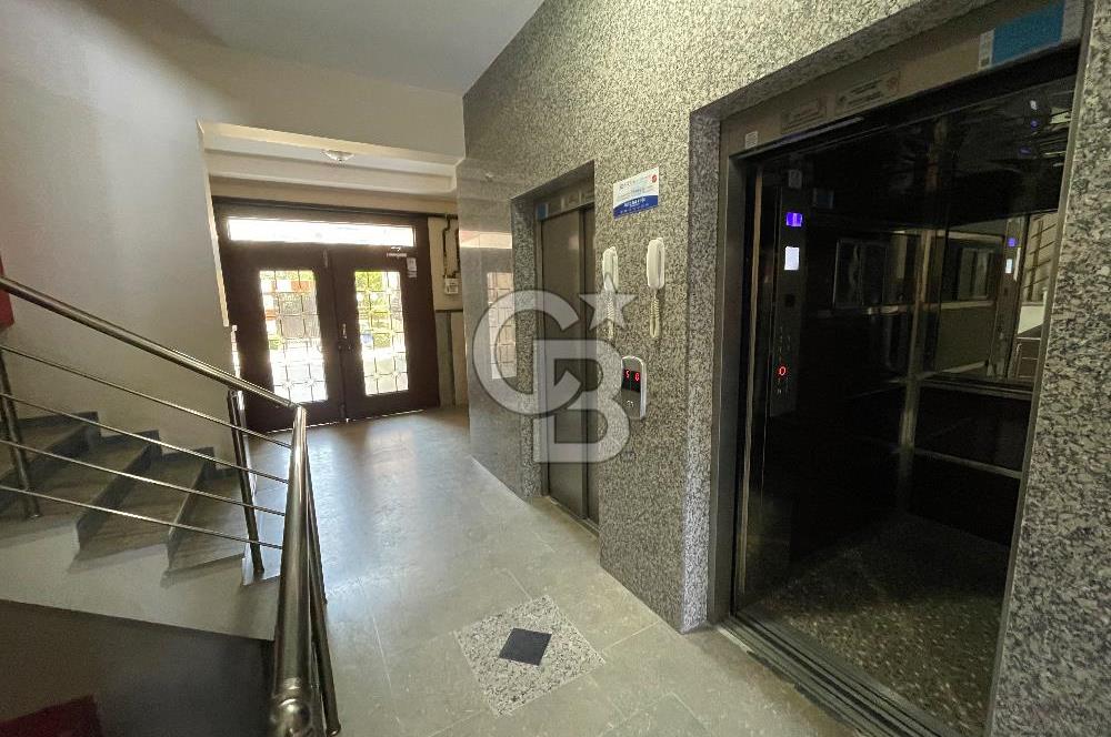 BEYLİKDÜZÜ GÜRPINARDA GENÇ BİNADA OTOPARKLI SATILIK 2+1