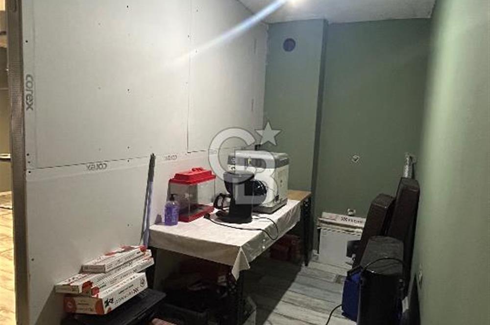 GAZİ BULVARINDA SATILIK 29 M² BALKONLU OFİS