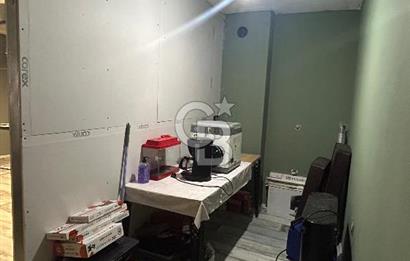 GAZİ BULVARINDA SATILIK 29 M² BALKONLU OFİS