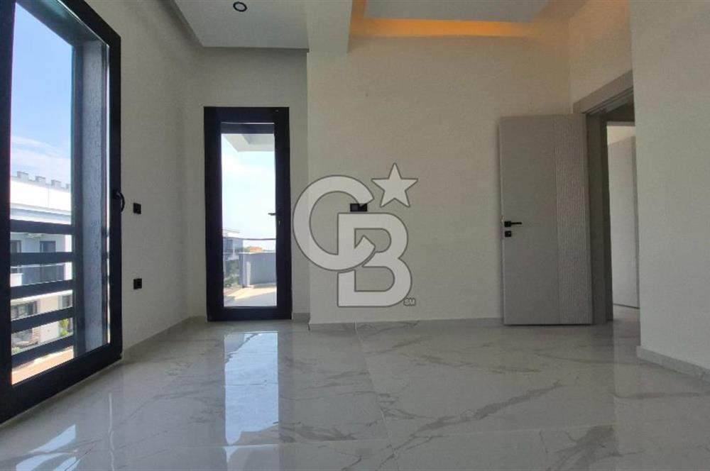 Lüks 2 havuzlu 3+1 Sıfır Villa