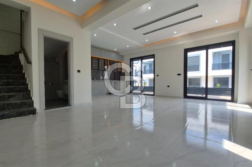 Lüks 2 havuzlu 3+1 Sıfır Villa