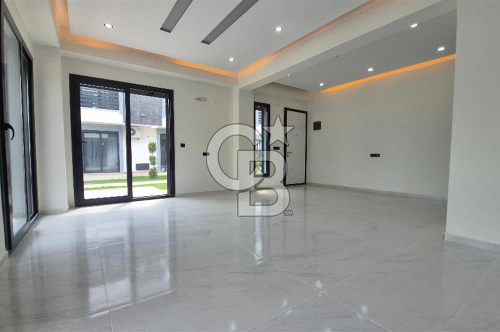 Lüks 2 havuzlu 3+1 Sıfır Villa