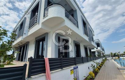 Lüks 2 havuzlu 3+1 Sıfır Villa