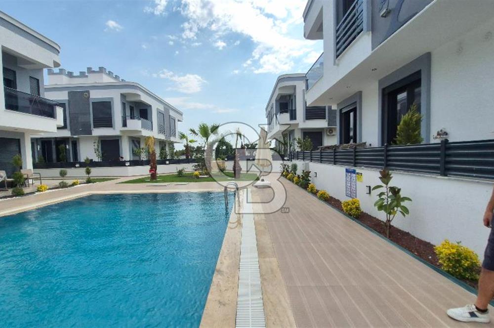 Lüks 2 havuzlu 3+1 Sıfır Villa