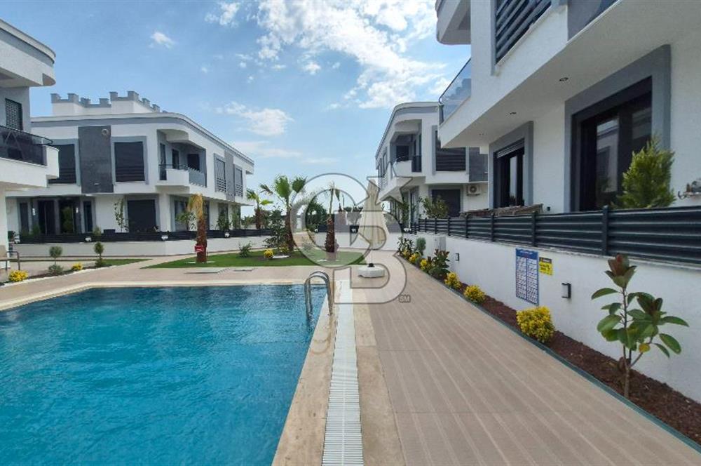 Lüks 2 havuzlu 3+1 Sıfır Villa