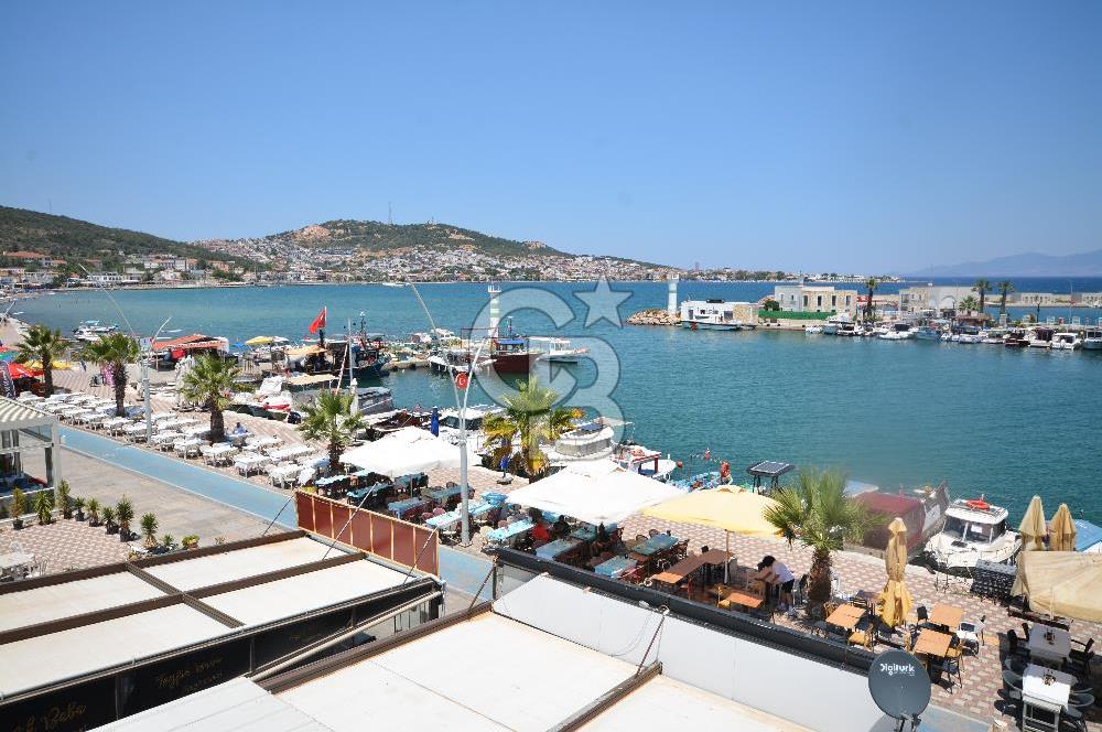 Yeni Foça Marina'da satılık restoran/Butik otel potansiyelli