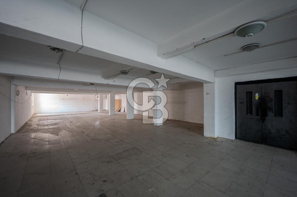 İzmir 1. Sanayi'de 1.500 m² Komple Bina Kiralık