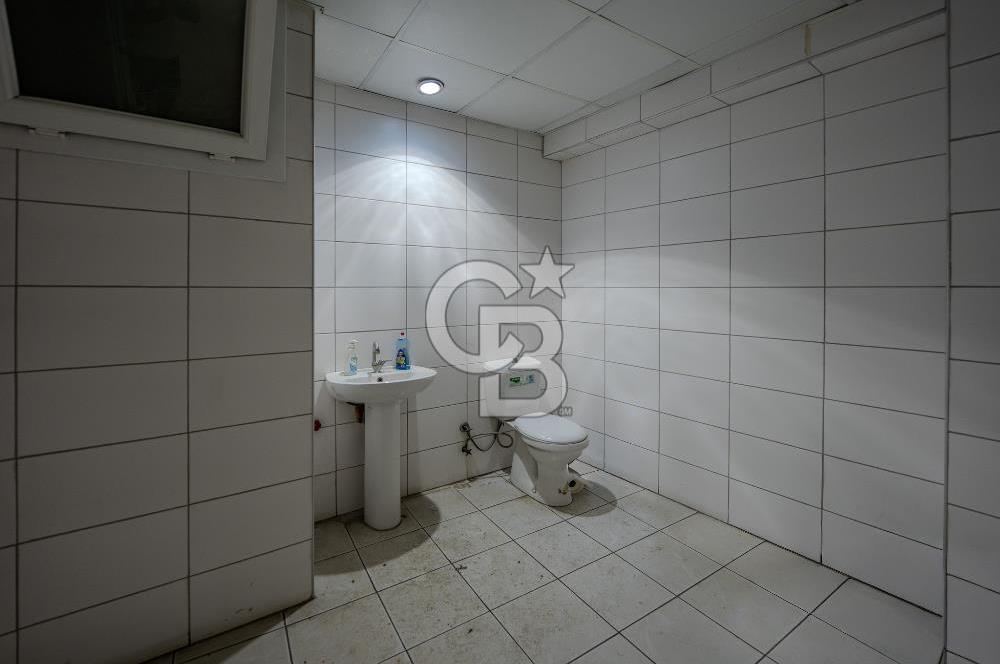 İzmir 1. Sanayi'de 1.500 m² Komple Bina Kiralık
