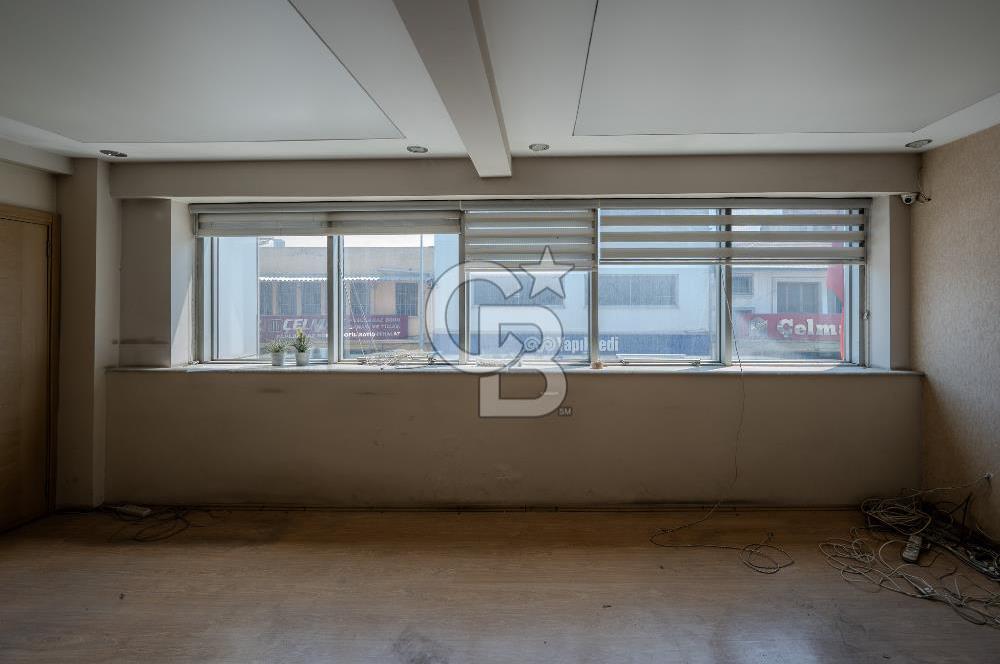 İzmir 1. Sanayi'de 1.500 m² Komple Bina Kiralık