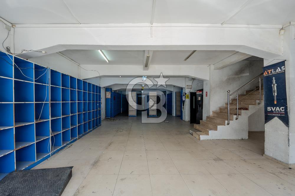 İzmir 1. Sanayi'de 1.500 m² Komple Bina Kiralık