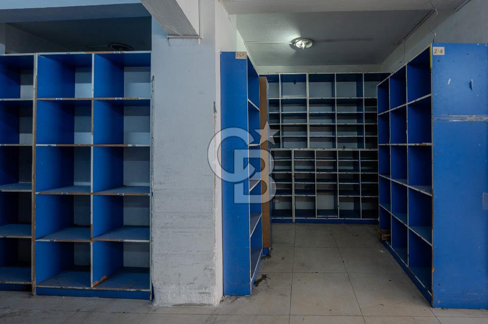 İzmir 1. Sanayi'de 1.500 m² Komple Bina Kiralık