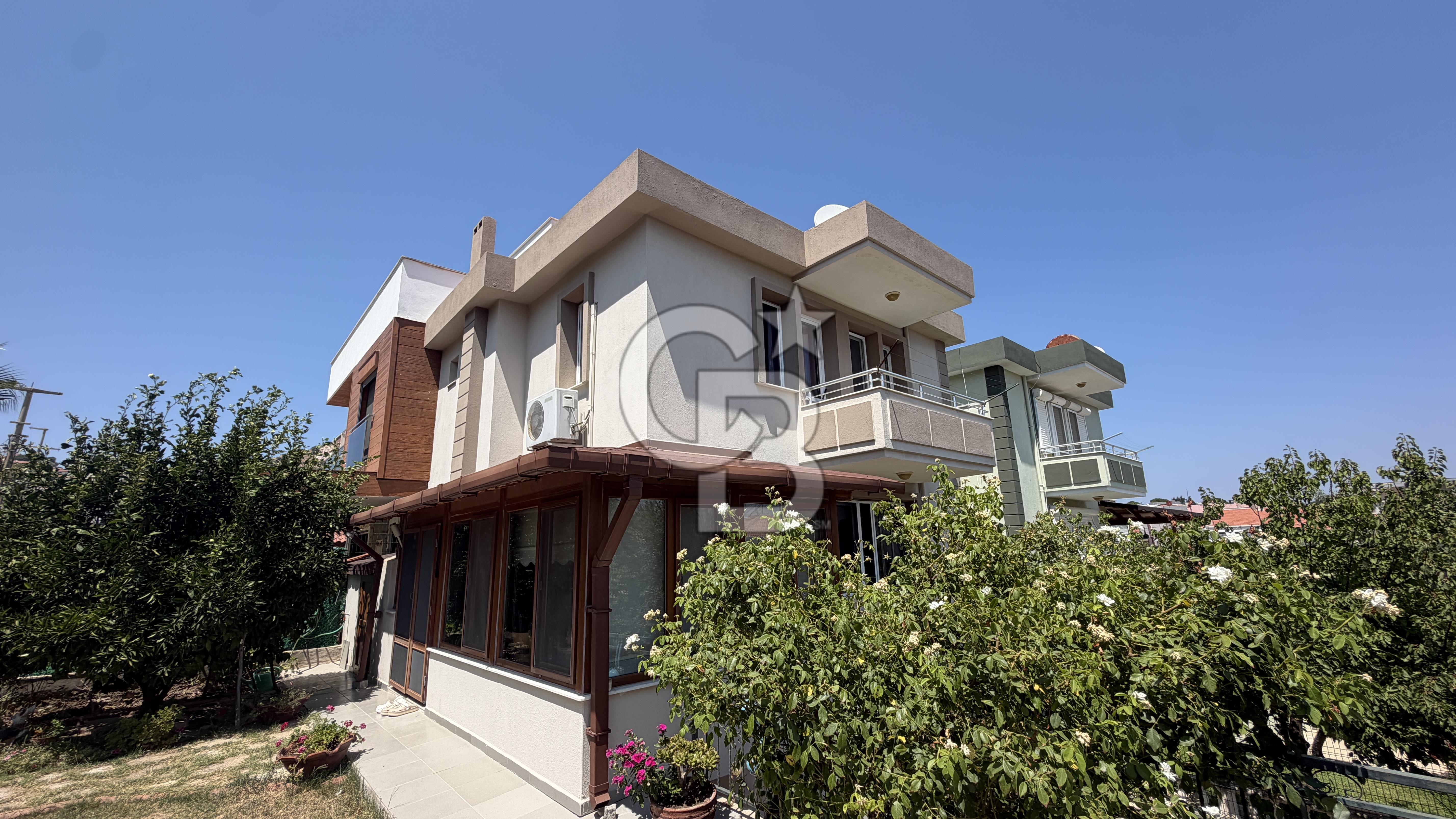 Yenifoça Fatih Mah. Satılık 3+1 Villa