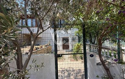 Yenifoça Fatih Mah. Satılık 3+1 Villa