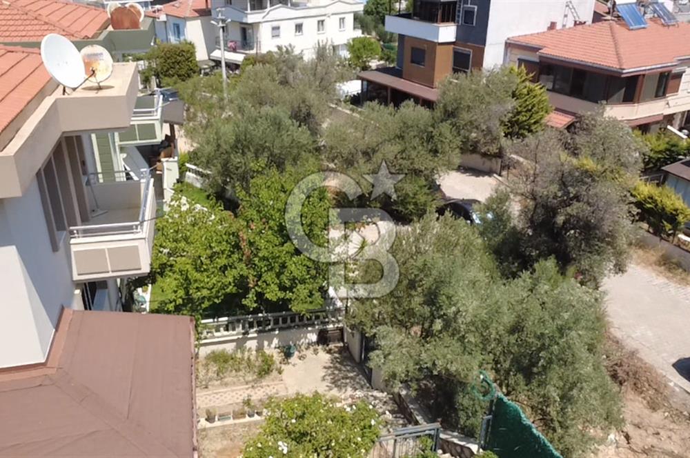 Yenifoça Fatih Mah. Satılık 3+1 Villa