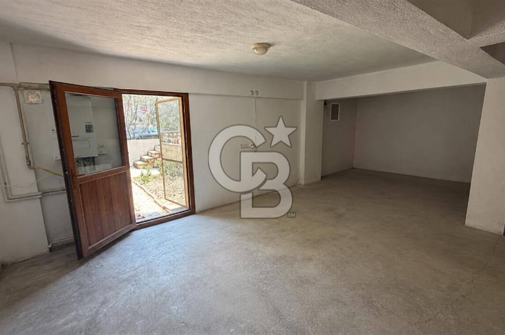 Yenifoça Fatih Mah. Satılık 3+1 Villa