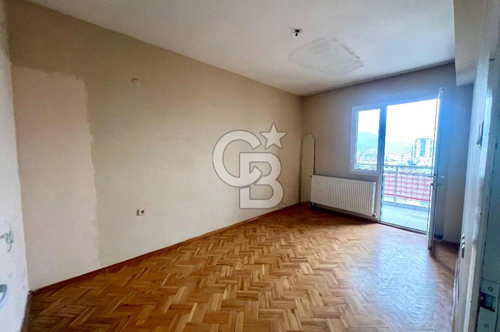 Karşıyaka Zübeyde Hanım Mahallesi'nde 3+1 Satılık Boş Daire