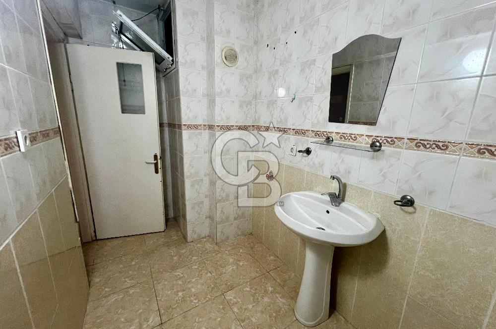Karşıyaka Zübeyde Hanım Mahallesi'nde 3+1 Satılık Boş Daire