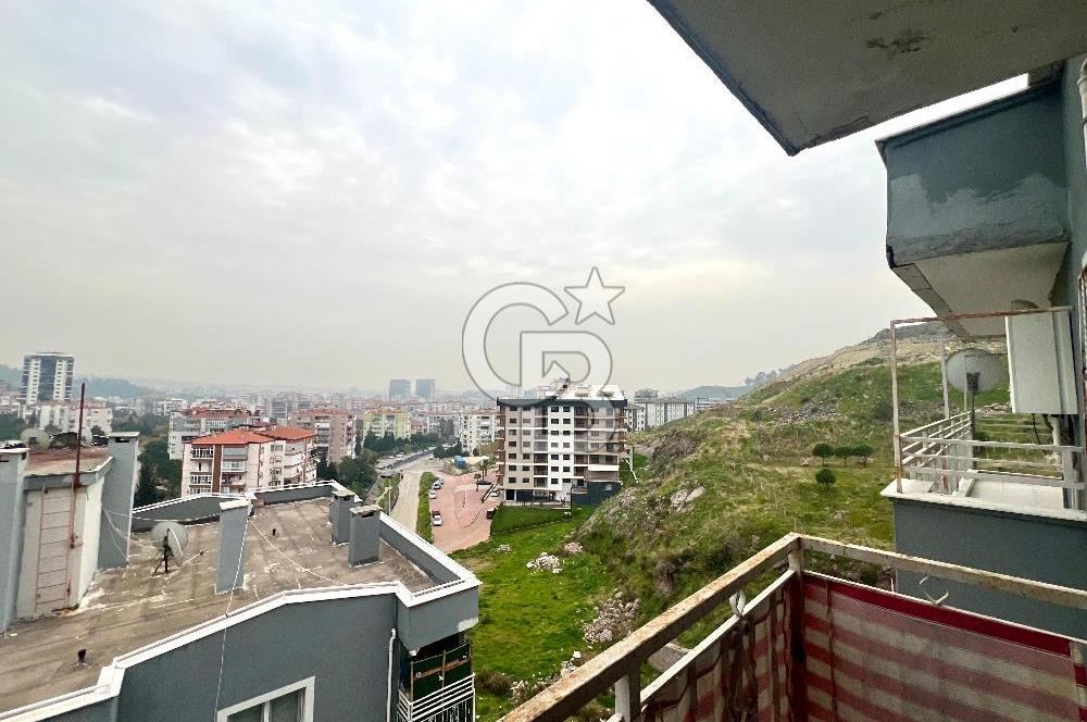 Karşıyaka Zübeyde Hanım Mahallesi'nde 3+1 Satılık Boş Daire