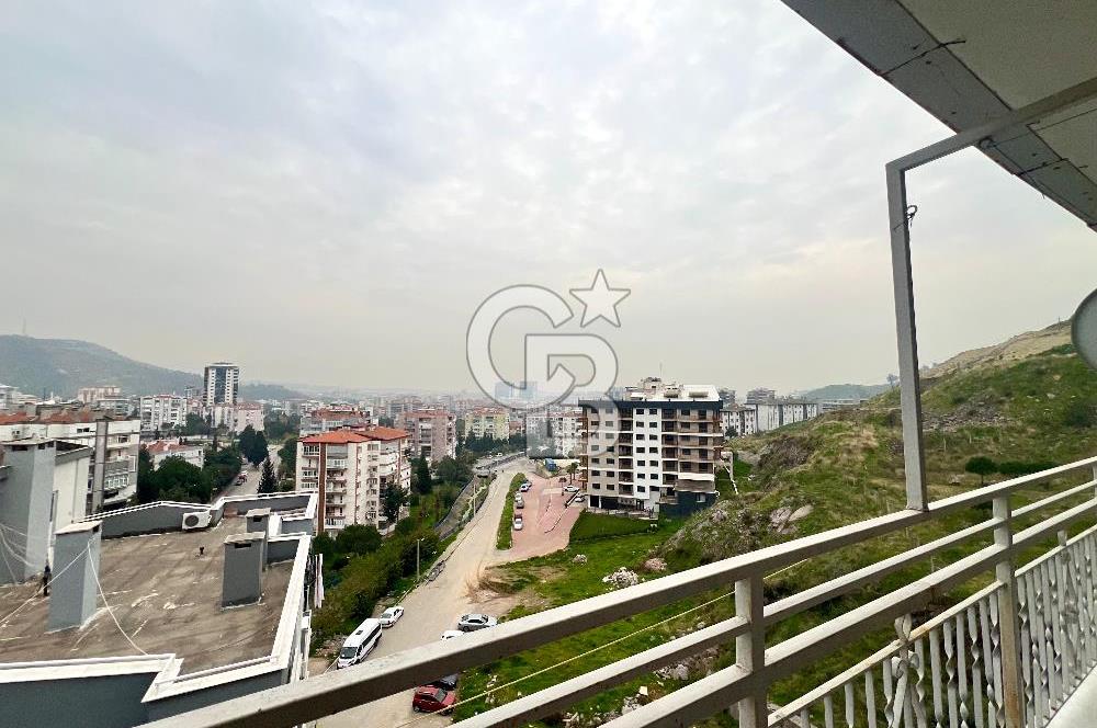 Karşıyaka Zübeyde Hanım Mahallesi'nde 3+1 Satılık Boş Daire