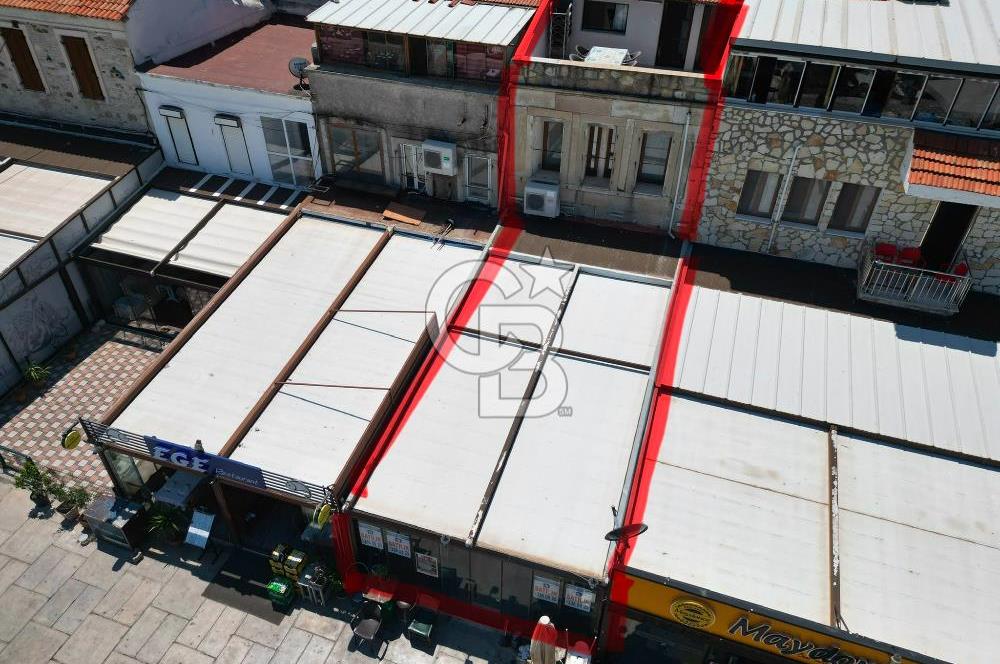 Yeni Foça Marina'da satılık restoran/Butik otel potansiyelli