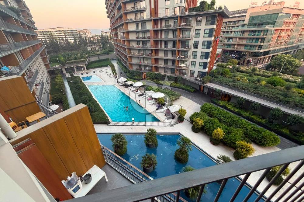 Folkart Life Bornova'da Havuz Cepheli 1+1 Eşyalı Kiralık Daire